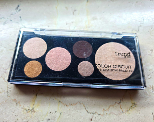 Trend color circuit eye - it,