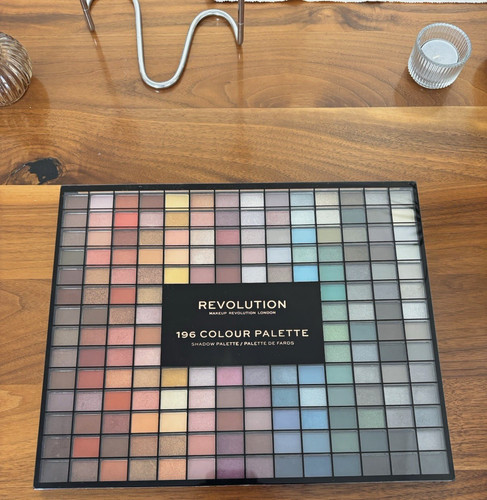 Revolution 196 colour palette - 196,